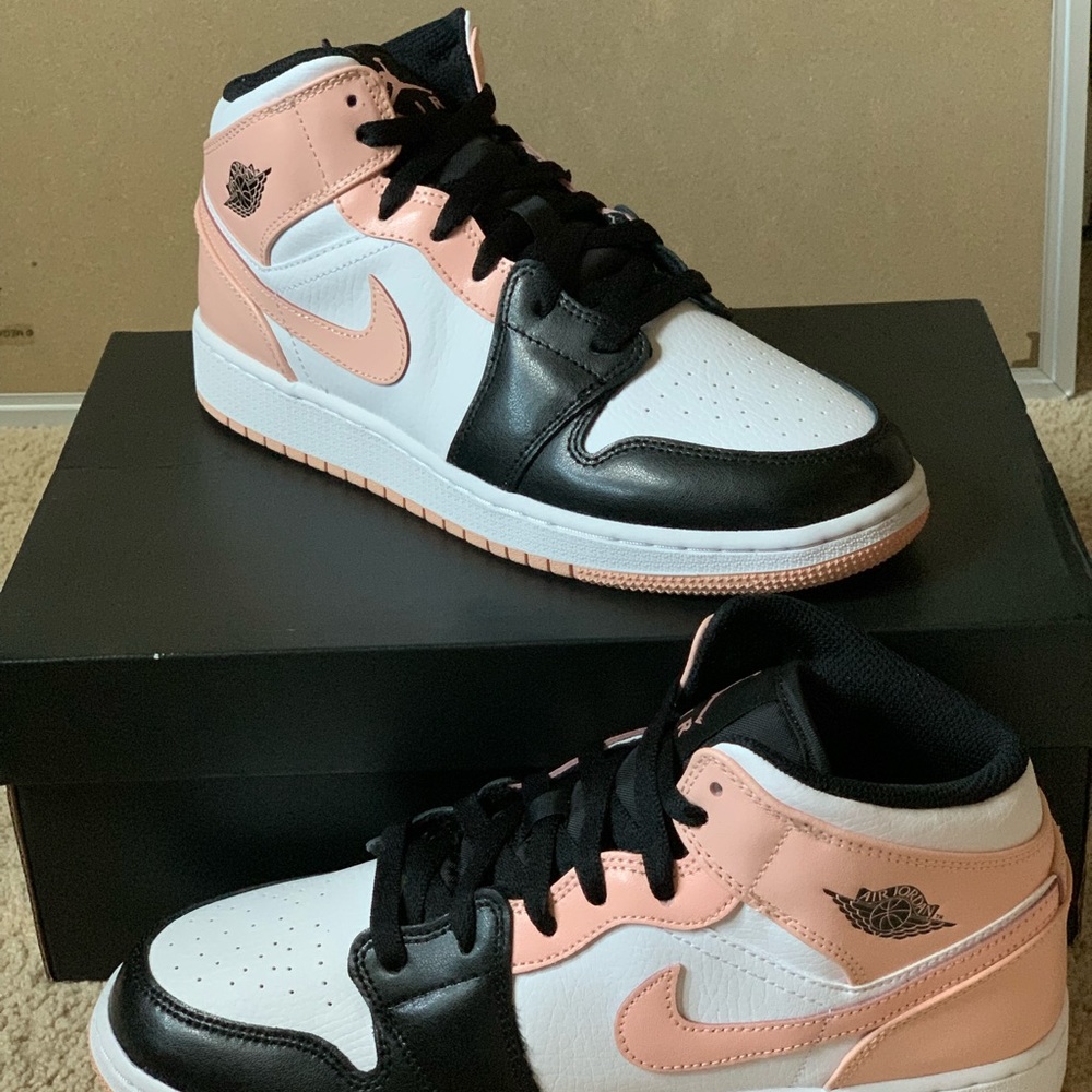 Jordan 1 Mid - Arctic Orange - 7Y/8.5W